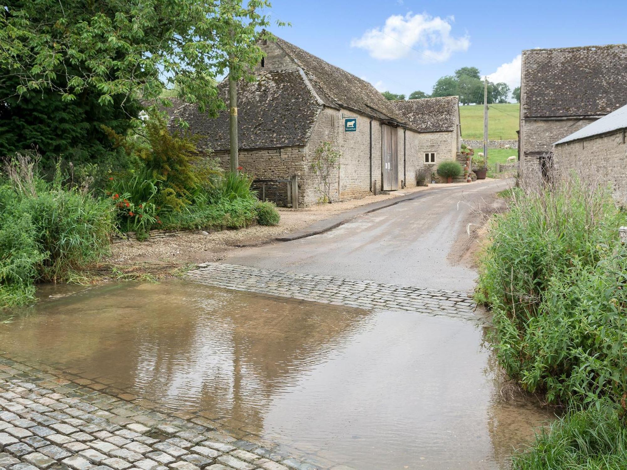 Flowers Barn Daglingworth 외부 사진
