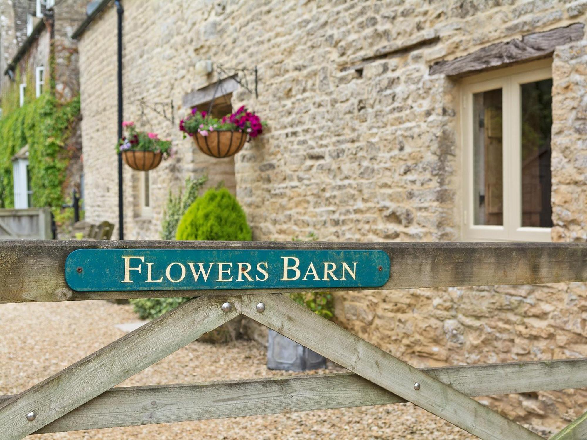 Flowers Barn Daglingworth 외부 사진